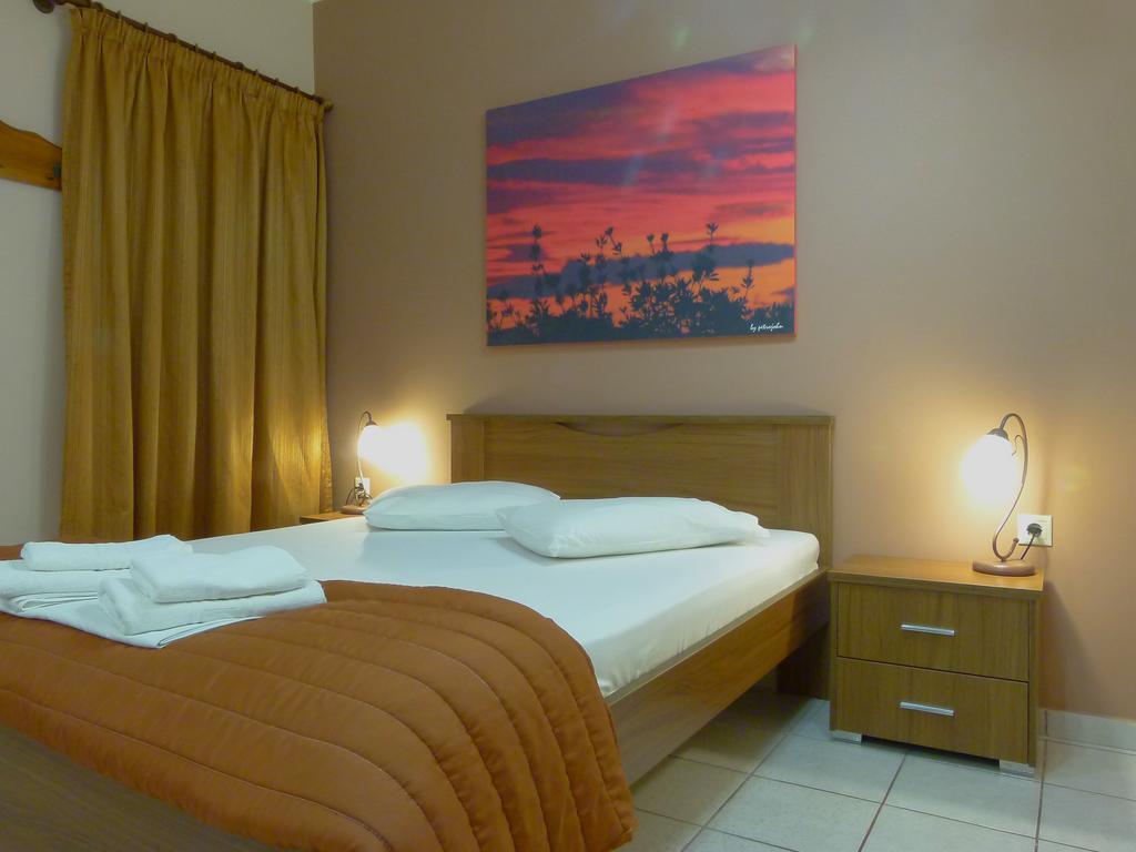 Sun Rise Hotel Apartments Erétria Esterno foto